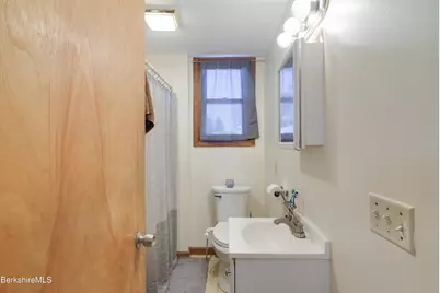 30 Edgewood Rd, Pittsfield, MA 01201 - Photo 10