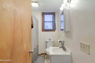 30 Edgewood Rd, Pittsfield, MA 01201 - Photo 10