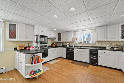 40 Baldwin Ave, Pittsfield, MA 01201 - Photo 14