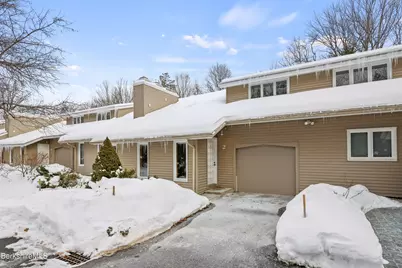 30 Clifden Ct #Unit 2, Lenox, MA 01240 - Photo 4