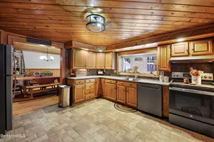 624 River Rd, Clarksburg, MA 01247 - Photo 6