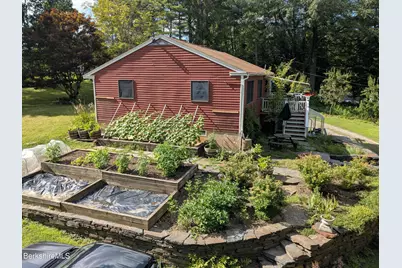 18-1 Morgan St #1, Lenox, MA 01240 - Photo 2