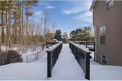 93 Gravesleigh Ter, Pittsfield, MA 01201 - Photo 70