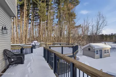 93 Gravesleigh Ter, Pittsfield, MA 01201 - Photo 72