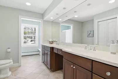 93 Gravesleigh Ter, Pittsfield, MA 01201 - Photo 54