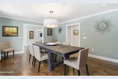 93 Gravesleigh Ter, Pittsfield, MA 01201 - Photo 8