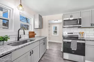 40 Roland St, Pittsfield, MA 01201 - Photo 6