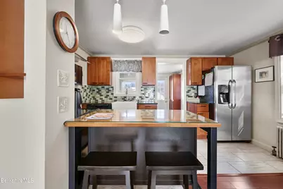 11 Crane Ave, Pittsfield, MA 01201 - Photo 6