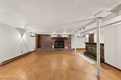 112 Sampson Pkwy, Pittsfield, MA 01201 - Photo 16