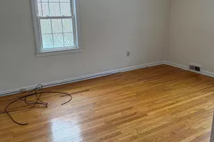 112 Sampson Pkwy, Pittsfield, MA 01201 - Photo 6