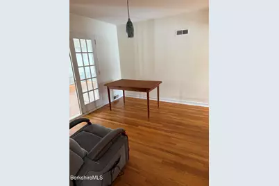 112 Sampson Pkwy, Pittsfield, MA 01201 - Photo 4