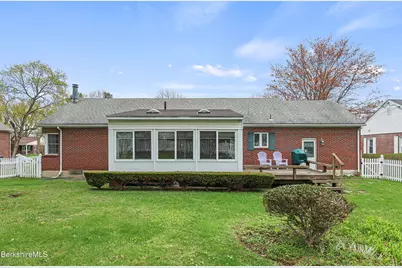 112 Sampson Pkwy, Pittsfield, MA 01201 - Photo 18