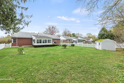 112 Sampson Pkwy, Pittsfield, MA 01201 - Photo 20