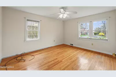 112 Sampson Pkwy, Pittsfield, MA 01201 - Photo 12
