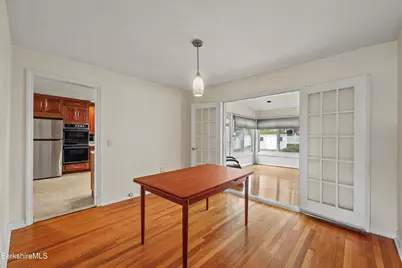 112 Sampson Pkwy, Pittsfield, MA 01201 - Photo 4