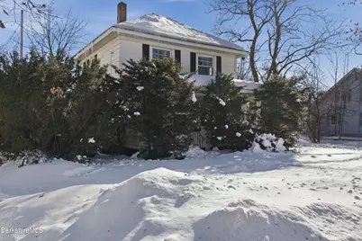 18 Meadow Ln, Pittsfield, MA 01201 - Photo 2