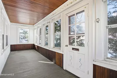 18 Meadow Ln, Pittsfield, MA 01201 - Photo 4