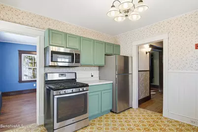 18 Meadow Ln, Pittsfield, MA 01201 - Photo 16