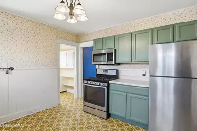 18 Meadow Ln, Pittsfield, MA 01201 - Photo 12