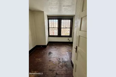 71 Dickinson Ave, Pittsfield, MA 01201 - Photo 22