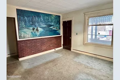 71 Dickinson Ave, Pittsfield, MA 01201 - Photo 6