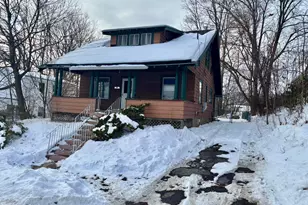 71 Dickinson Ave, Pittsfield, MA 01201 - Photo 2