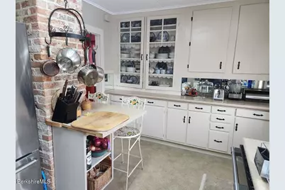 43 Church St, Hinsdale, MA 01235 - Photo 10