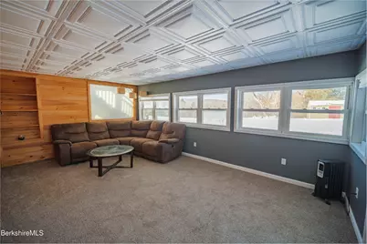 582 East New Lenox Rd, Pittsfield, MA 01201 - Photo 18