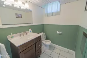 582 E New Lenox Rd, Pittsfield, MA 01201 - Photo 20