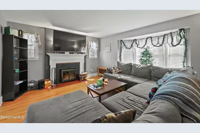 121 Elberon Ave, Pittsfield, MA 01201 - Photo 4