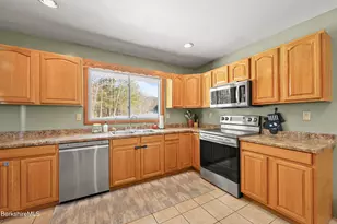 1020 Sandmill Rd, Cheshire, MA 01225 - Photo 16