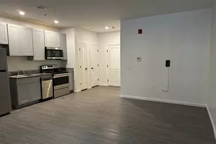 235 East St, Pittsfield, MA 01201 - Photo 4