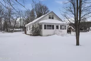 60 Franklin St, Dalton, MA 01226 - Photo 2