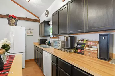 8 School St, Adams, MA 01220 - Photo 16