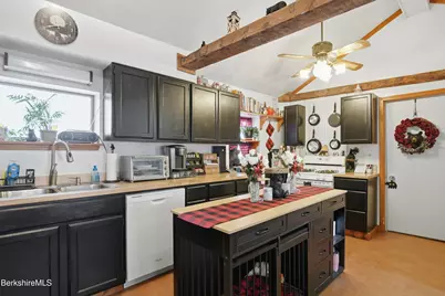 8 School St, Adams, MA 01220 - Photo 18