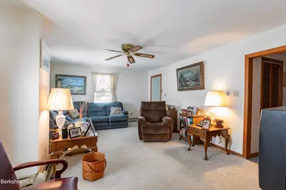 68 Lakeway Dr, Pittsfield, MA 01201 - Photo 8