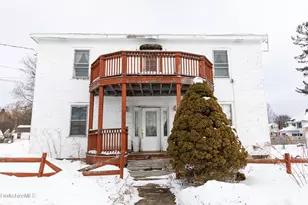 68 Lakeway Dr, Pittsfield, MA 01201 - Photo 2