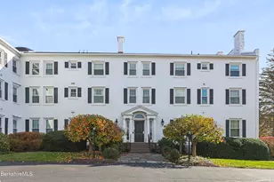 33 Maplewood Ave, Pittsfield, MA 01201 - Photo 2