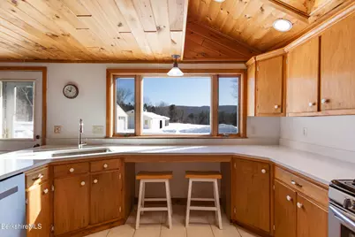 35 Chapman Rd, Pittsfield, MA 01201 - Photo 4