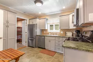 561 Pecks Rd, Pittsfield, MA 01201 - Photo 18