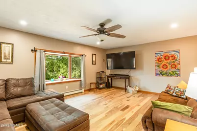 561 Pecks Rd, Pittsfield, MA 01201 - Photo 12