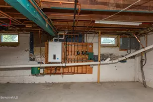 561 Pecks Rd, Pittsfield, MA 01201 - Photo 30