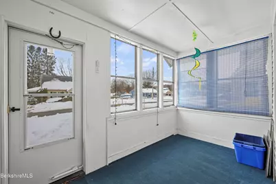 20 Crystal St, Pittsfield, MA 01201 - Photo 4