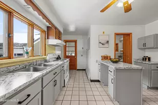 20 Crystal St, Pittsfield, MA 01201 - Photo 10