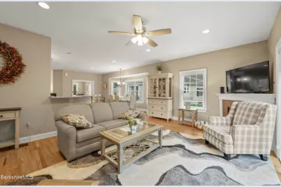 14 Sunrise Cir, Pittsfield, MA 01201 - Photo 6