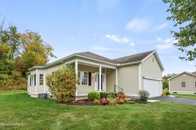 14 Sunrise Cir, Pittsfield, MA 01201 - Photo 2