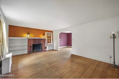 32 Jason St, Pittsfield, MA 01201 - Photo 1