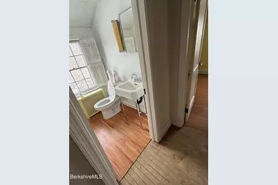 32 Jason St, Pittsfield, MA 01201 - Photo 12