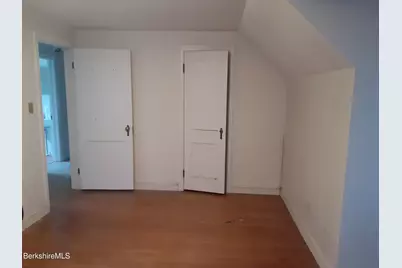 32 Jason St, Pittsfield, MA 01201 - Photo 8