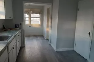 32 Jason St, Pittsfield, MA 01201 - Photo 2